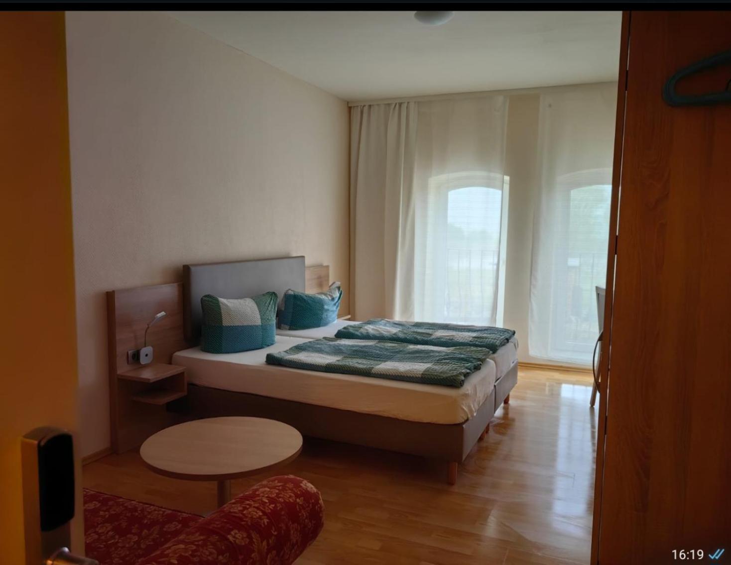 Landhotel Kreien Экстерьер фото